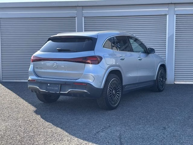 MERCEDES-BENZ EQA