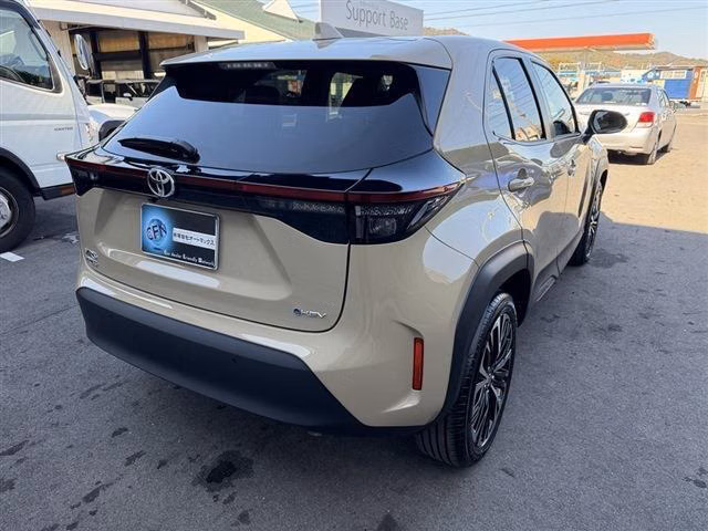 TOYOTA YARIS CROSS