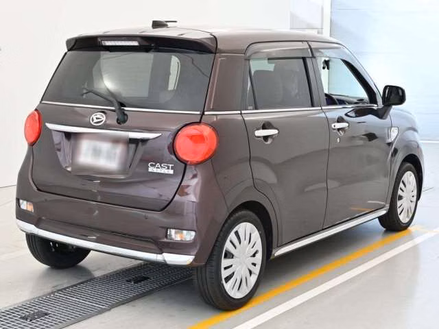 DAIHATSU CAST