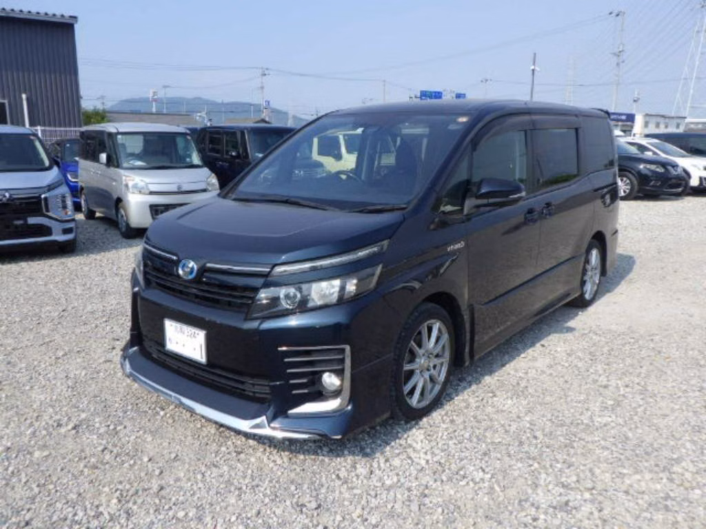 TOYOTA VOXY