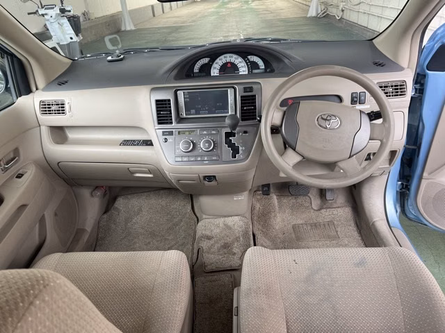 TOYOTA RAUM