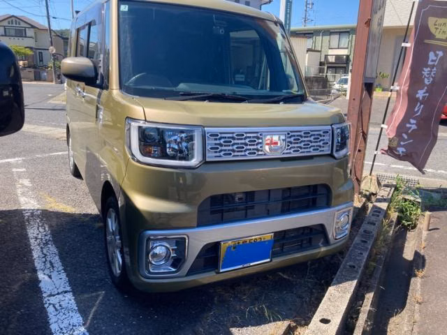 DAIHATSU WAKE