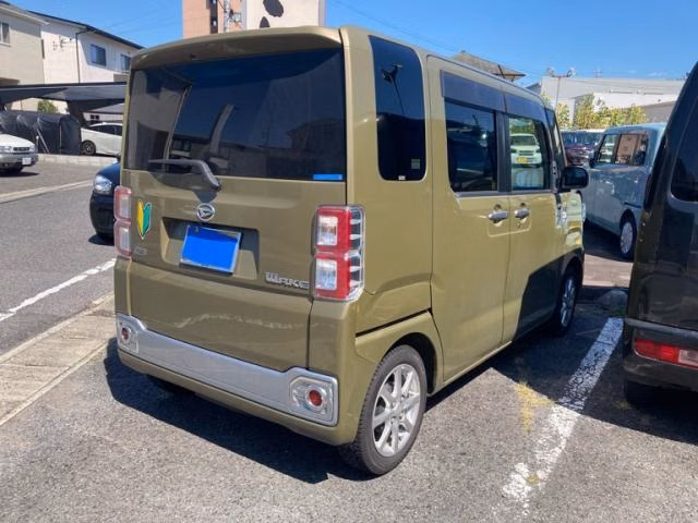 DAIHATSU WAKE