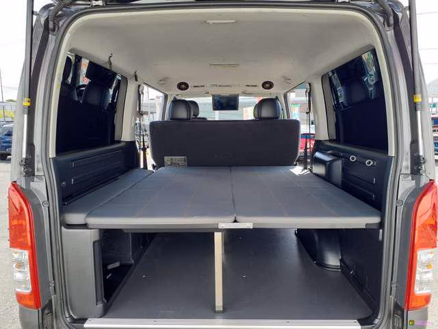 TOYOTA REGIUS ACE