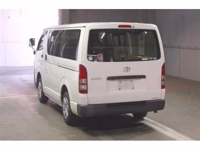 TOYOTA REGIUS ACE