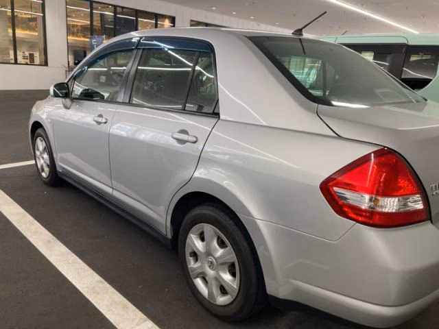 NISSAN TIIDA LATIO