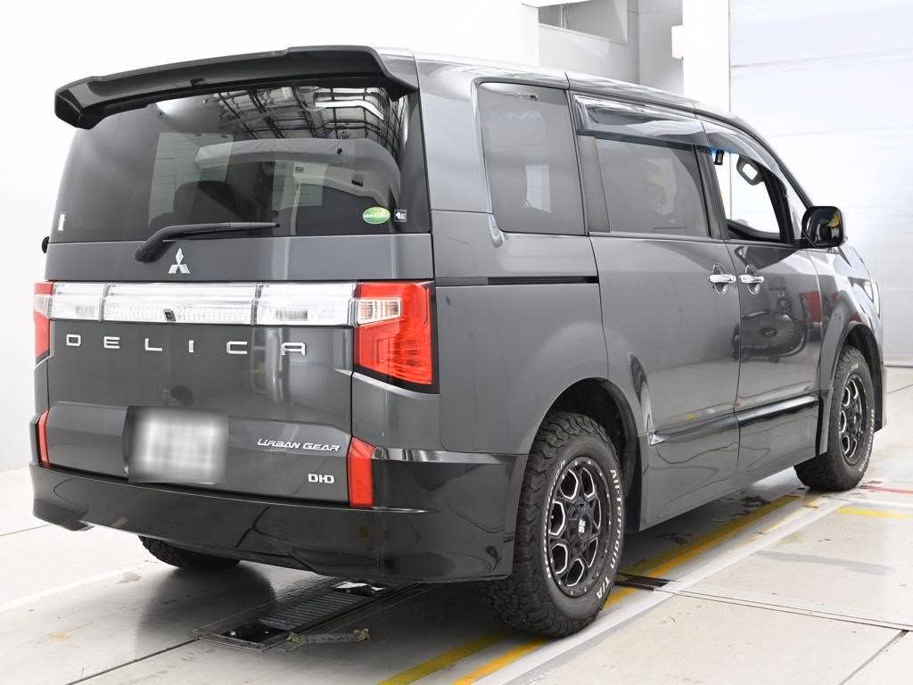 MITSUBISHI DELICA D:5