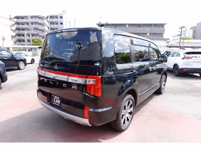 MITSUBISHI DELICA D:5
