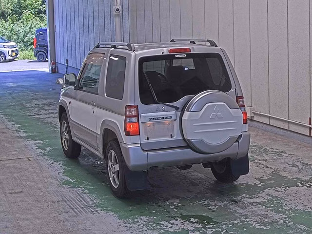 MITSUBISHI PAJERO MINI