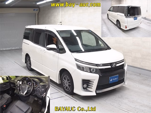 TOYOTA VOXY