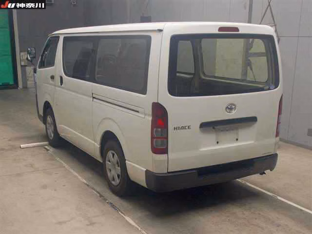 TOYOTA REGIUS ACE