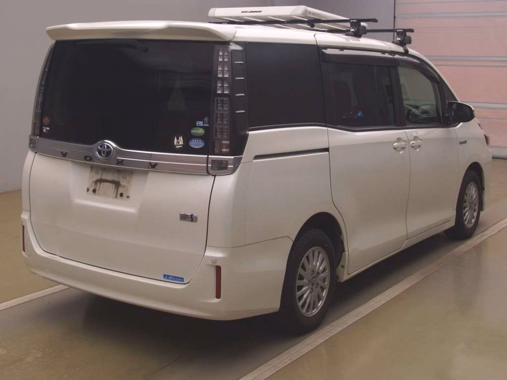 TOYOTA VOXY