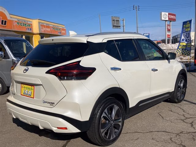 NISSAN KICKS