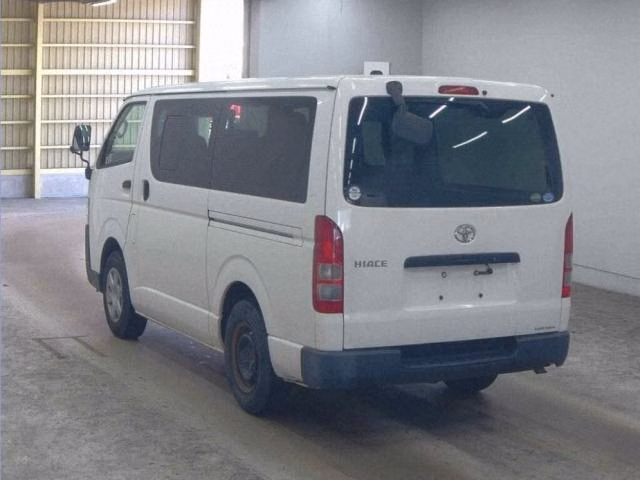 TOYOTA REGIUS ACE