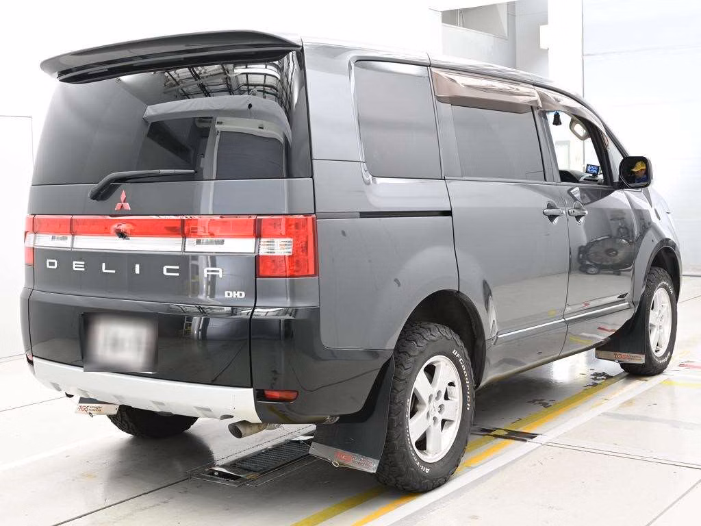 MITSUBISHI DELICA D:5