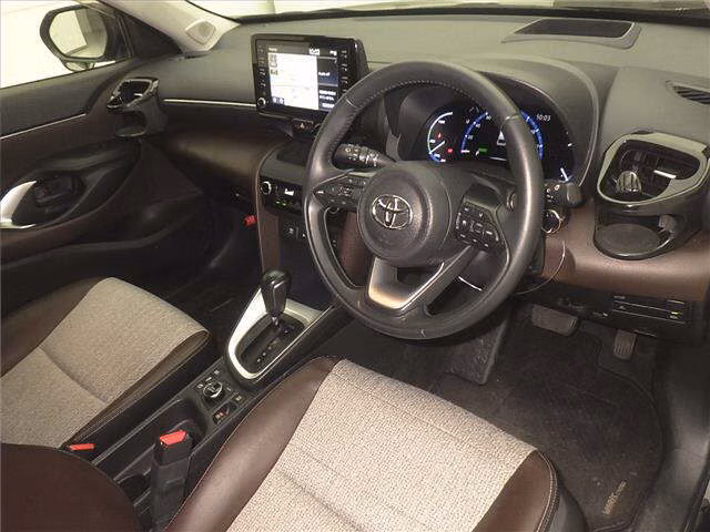 TOYOTA YARIS CROSS