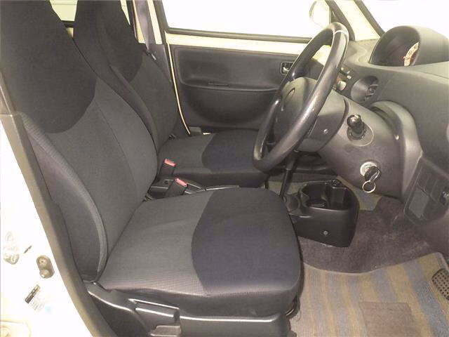 DAIHATSU ESSE
