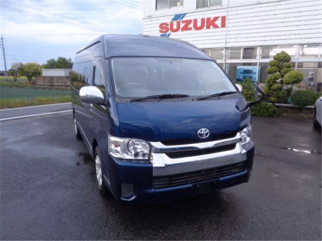 TOYOTA HIACE