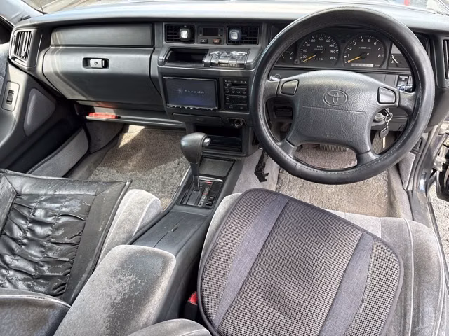 TOYOTA CROWN