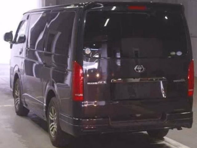 TOYOTA REGIUS ACE