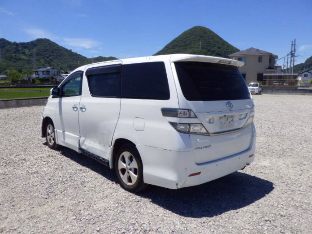 TOYOTA VELLFIRE