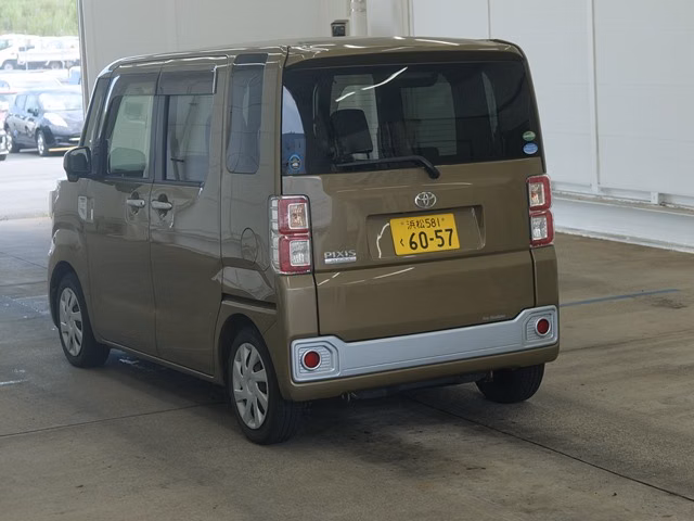 TOYOTA PIXIS MEGA