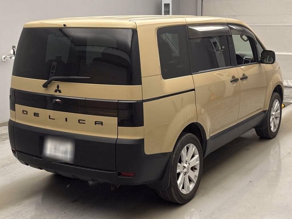 MITSUBISHI DELICA D:5