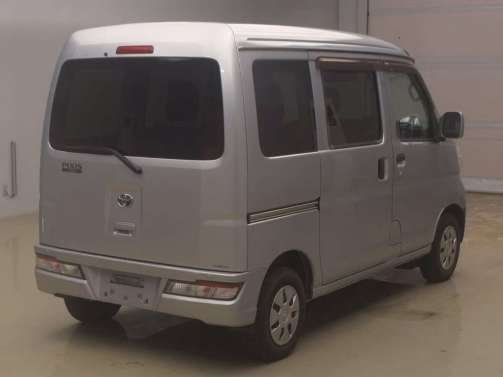 TOYOTA PIXIS VAN