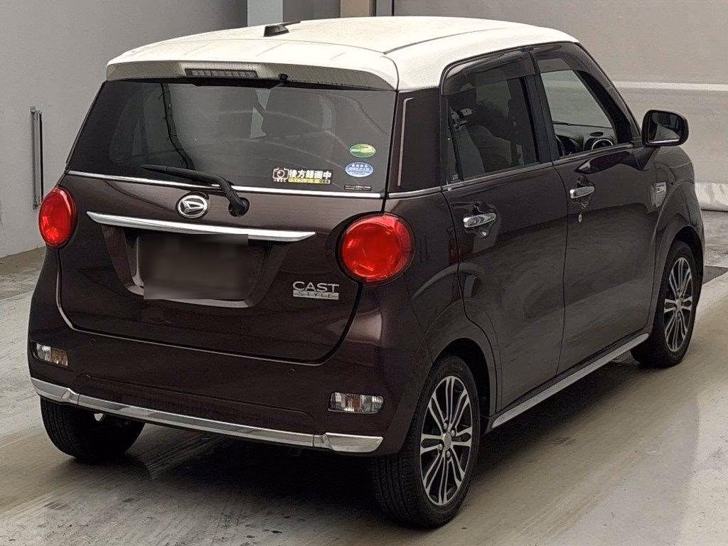 DAIHATSU CAST