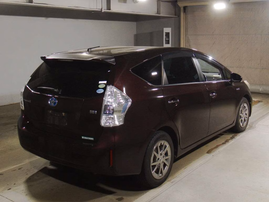 TOYOTA PRIUS ALPHA
