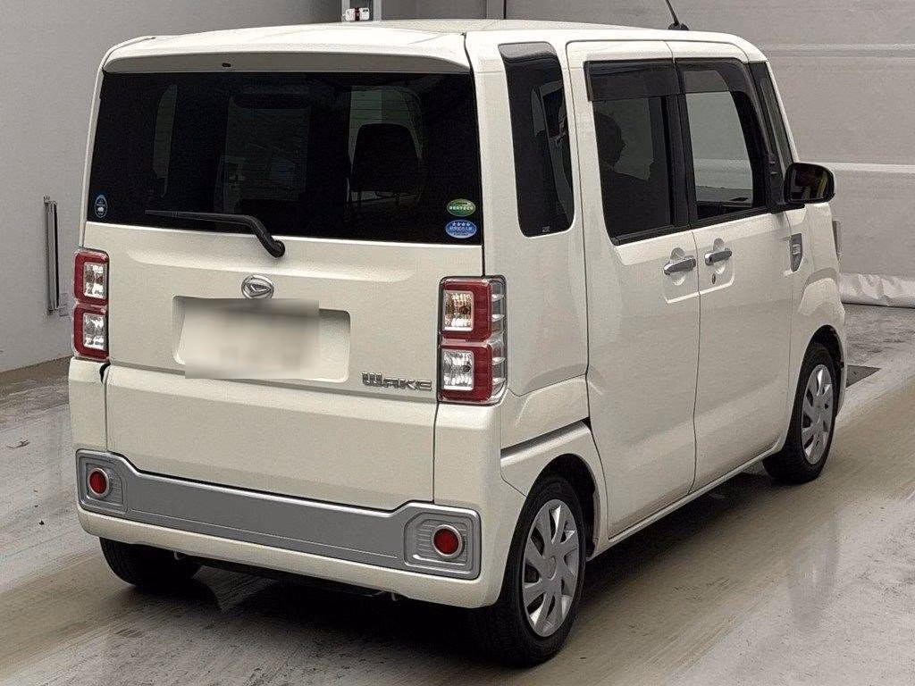 DAIHATSU WAKE