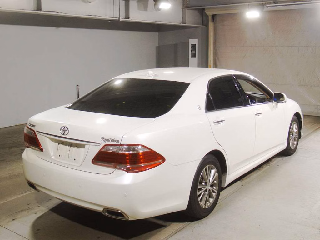 TOYOTA CROWN