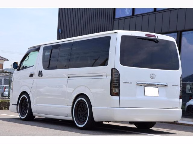 TOYOTA REGIUS ACE