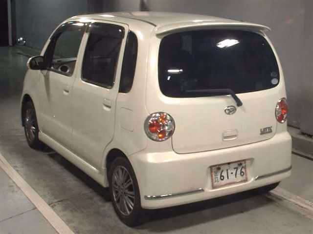 DAIHATSU MOVE LATTE