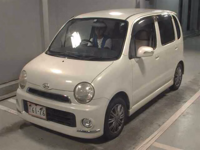 DAIHATSU MOVE LATTE