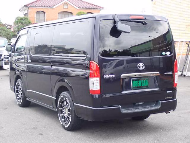 TOYOTA REGIUS ACE