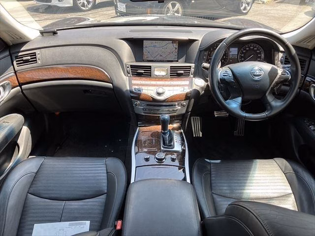 NISSAN FUGA