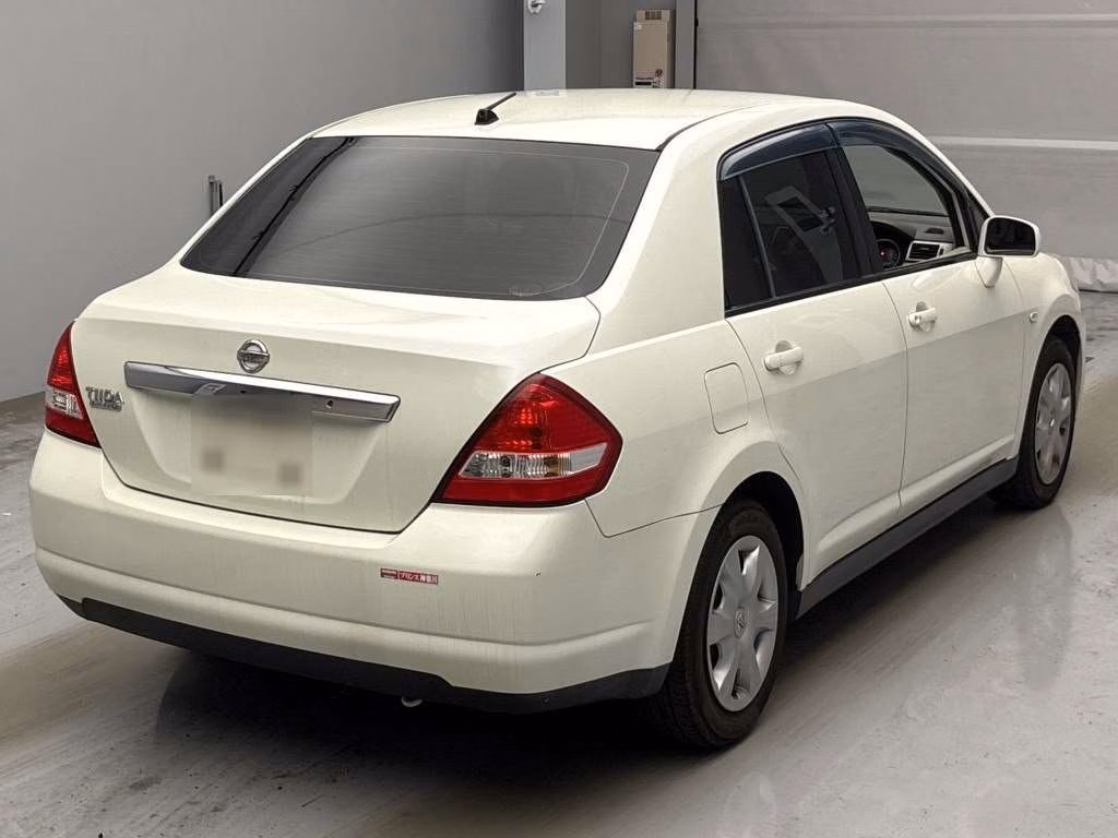 NISSAN TIIDA LATIO