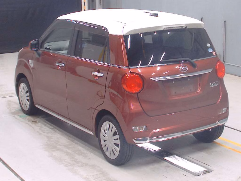 DAIHATSU CAST