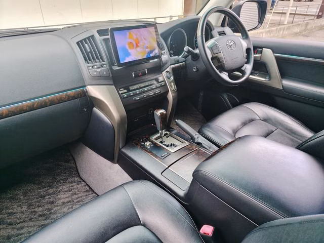 TOYOTA LAND CRUISER