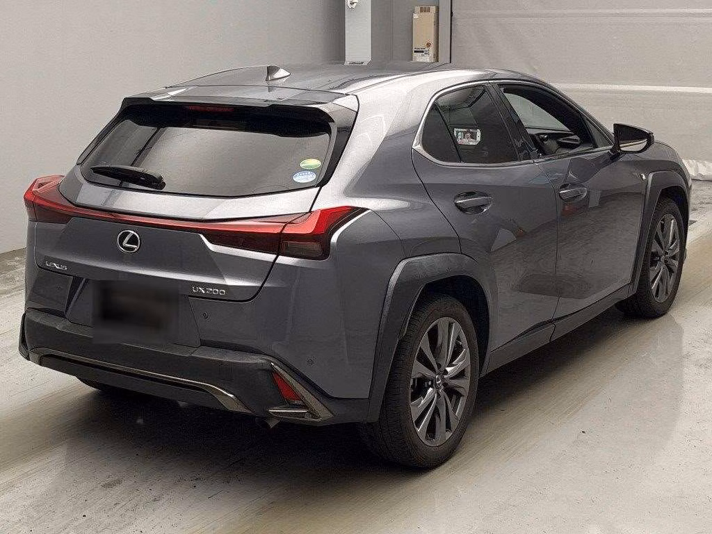 LEXUS UX200