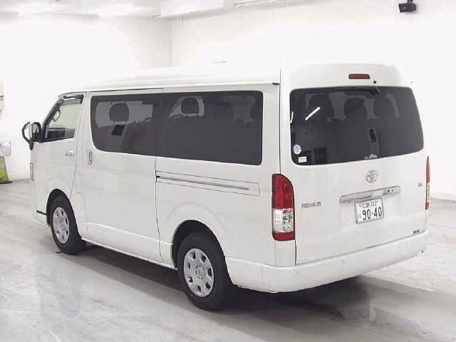 TOYOTA HIACE