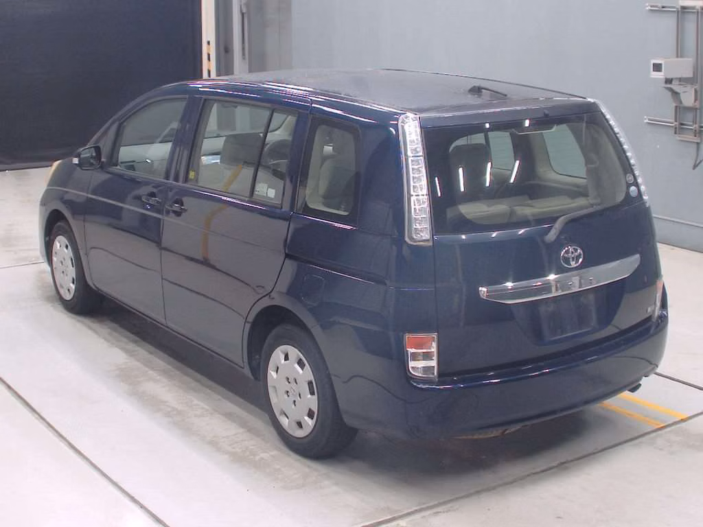 TOYOTA ISIS