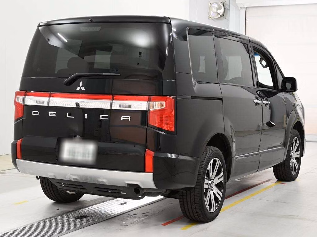 MITSUBISHI DELICA D:5