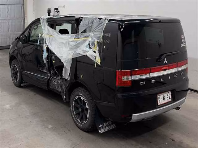 MITSUBISHI DELICA D:5