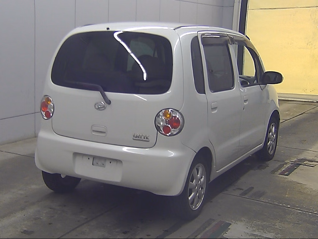 DAIHATSU MOVE LATTE