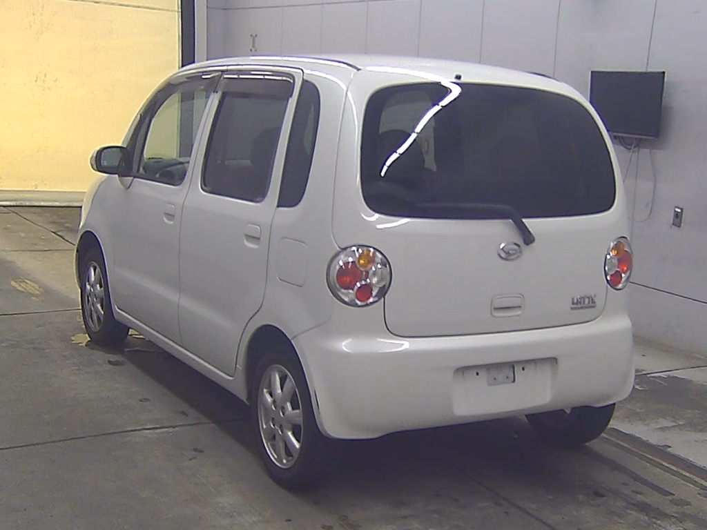DAIHATSU MOVE LATTE