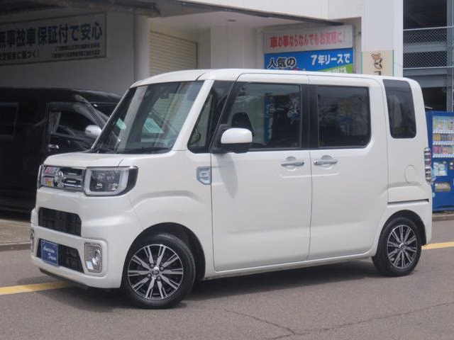 TOYOTA PIXIS MEGA