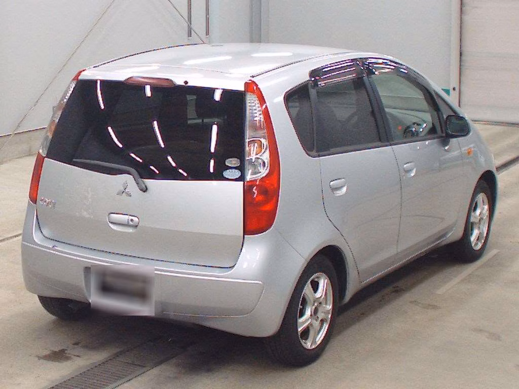 MITSUBISHI COLT