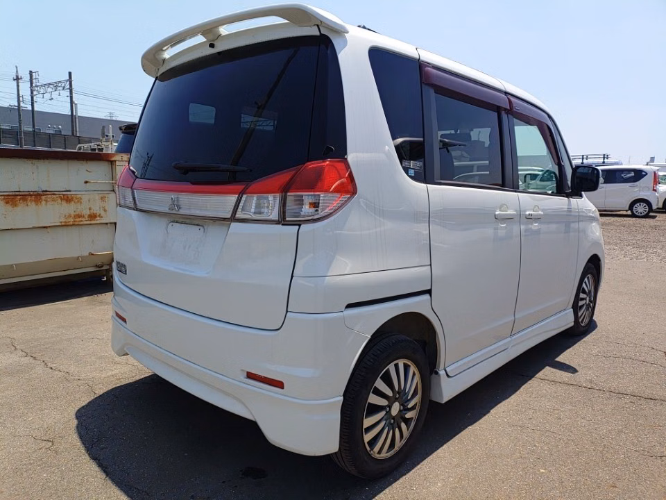 MITSUBISHI DELICA D:2